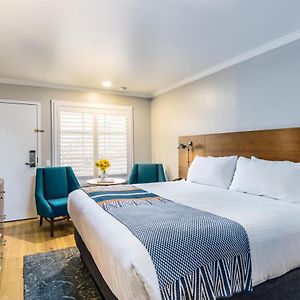 Zimmer mit Kingsize-Bett